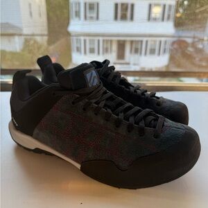 Adidas/5.10 Guide Tennie size 7.5 brand new